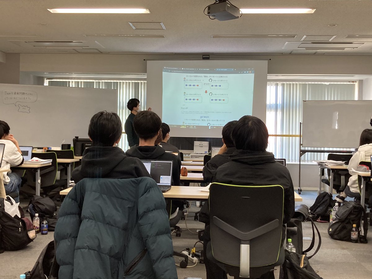 Jouhou_ttc's tweet image. 2年生がGitの使い方を伝授👍
#先輩 #GitBash #情報処理科
#伝えるって難しい #先輩から後輩へ
#専門学校