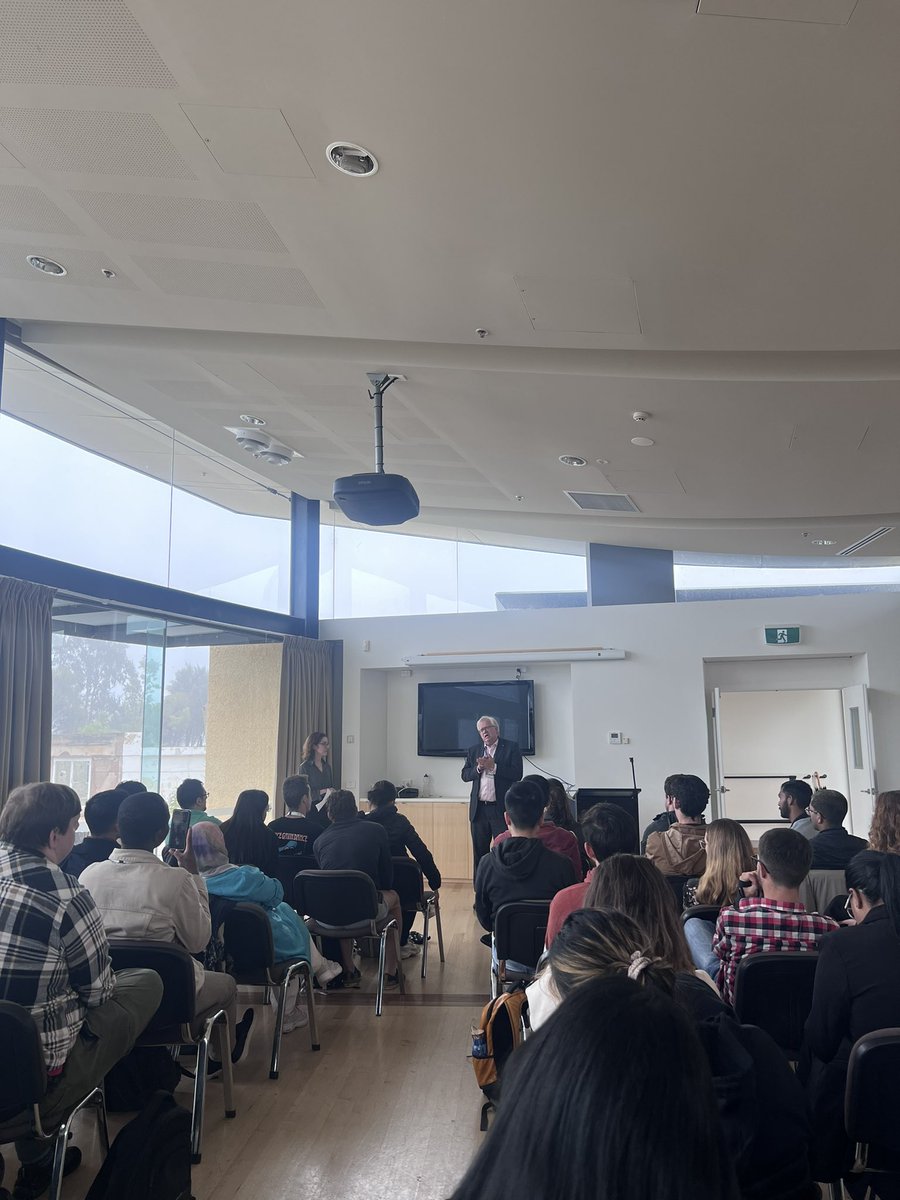 Diving deep into the concept of dark energy and academic careers with Nobel Laureate, Prof. Brian Schmidt! 🌌 <a href="/EMBLAustralia/">EMBL Australia</a>