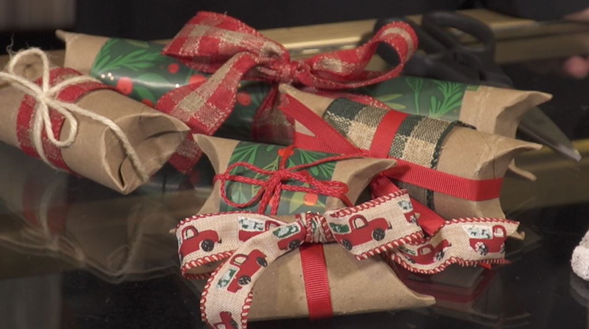 It was a crafty morning on TV this AM! @MichaelVann_TWN had the BEST ideas! Flannel shirts, epsom salts, toilet paper rolls- all things we have around the house. Revamp & reuse into #Christmas decor and wrapping ! Cant wait to hang my wreath!!