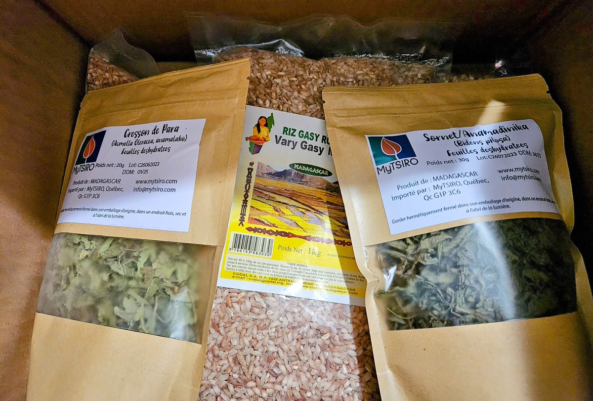 mytsiro's tweet photo. Des colis avec des ingrédients et produits de Madagascar 🇲🇬  en route vers les différentes régions du Canada 🇨🇦 et les États-Unis 🇺🇸. 🚚✈️📦

Commandez sur https://t.co/FAlIRwhu2t https://t.co/7MN0V3oIJu