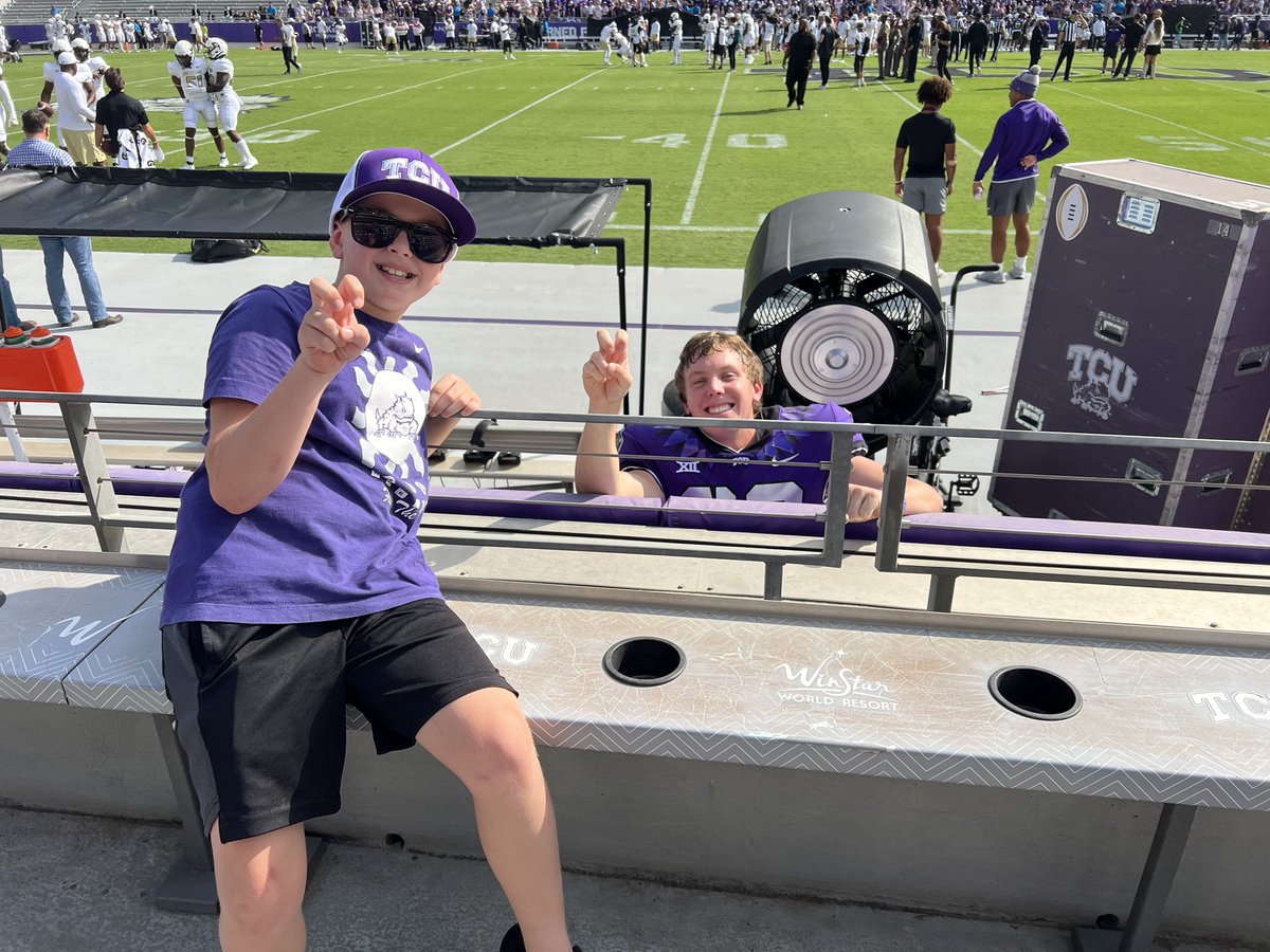 dmcphillips2's tweet photo. @griffin_kell Thanks for the picture with my son at the opener and good luck! https://t.co/4JncpA1qe9