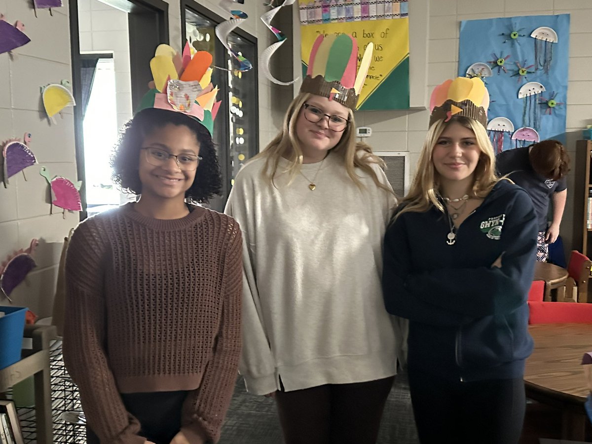 I have spotted turkeys around my room today! #Thanksgiving #Myturkeys #love them!@RHCTAE