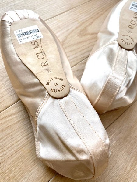 ballet_mignon's tweet image. ／
再入荷のお知らせ📢✨
＼

本日11/29(水)12:00〜

R-CLASS ポレットプロ
全店舗再販スタートです🌷

大変長らくお待たせいたしました🥲💦
お早めにチェックしてみて下さいね☑️

商品はこちら▼

mignon-ballet.com/i/rclass-CLPP

#Rクラス
#RCLASS
#ポレットプロ
#トウシューズ
#ポワント
#再入荷
