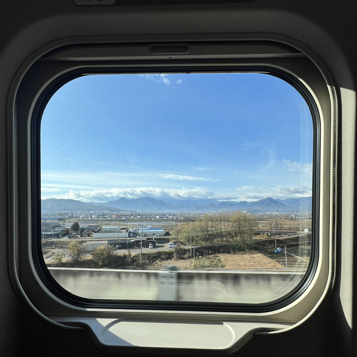 出張で訪問するとクライアントに、旅行客より旅行客っぽいねと言われます。初めて見る景色へのワクワクと、もしかしたらもう二度と来ないかもしれない少しの寂しさ。出張という名の一人旅。旅の醍醐味を存分に味わいます。

そして初めて訪れたときの感想は侮れない。