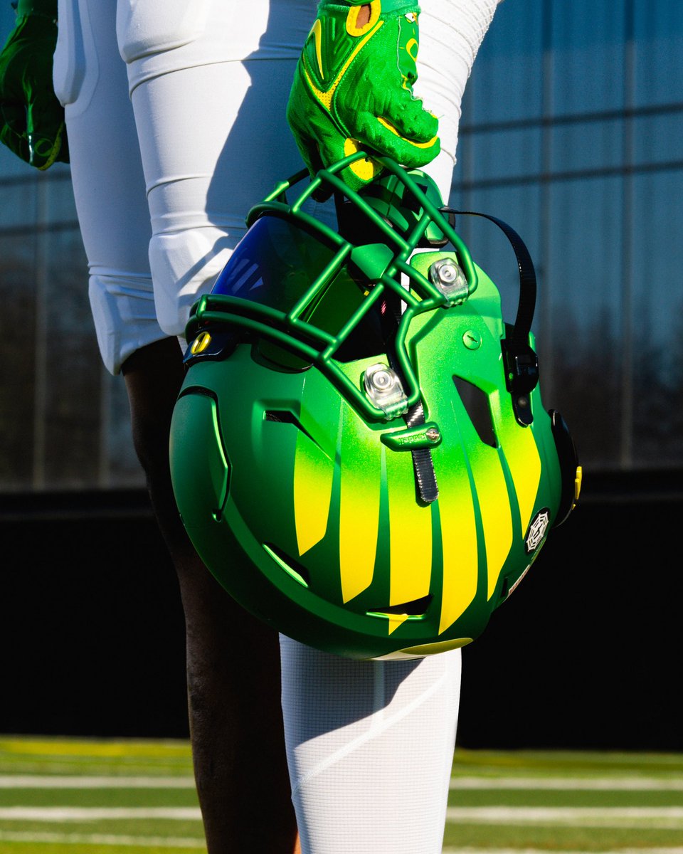 oregonfootball's tweet photo. Pursue excellence.

2023 Pac-12 Championship uniform combo. 

#GoDucks https://t.co/V6cIybbaDe