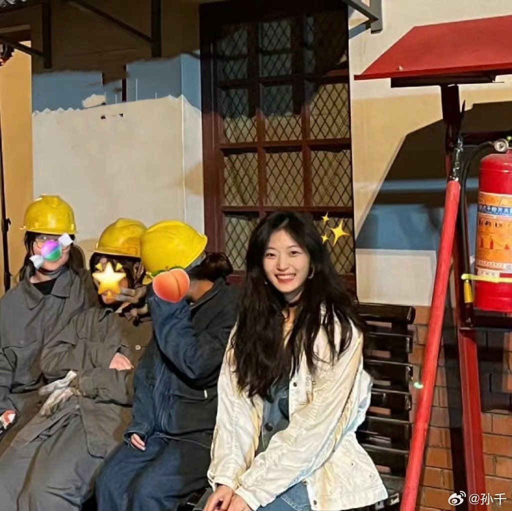 dramapotatoe's tweet image. #SunQian shares old snaps for #WildBloom’s one year airing anniversary