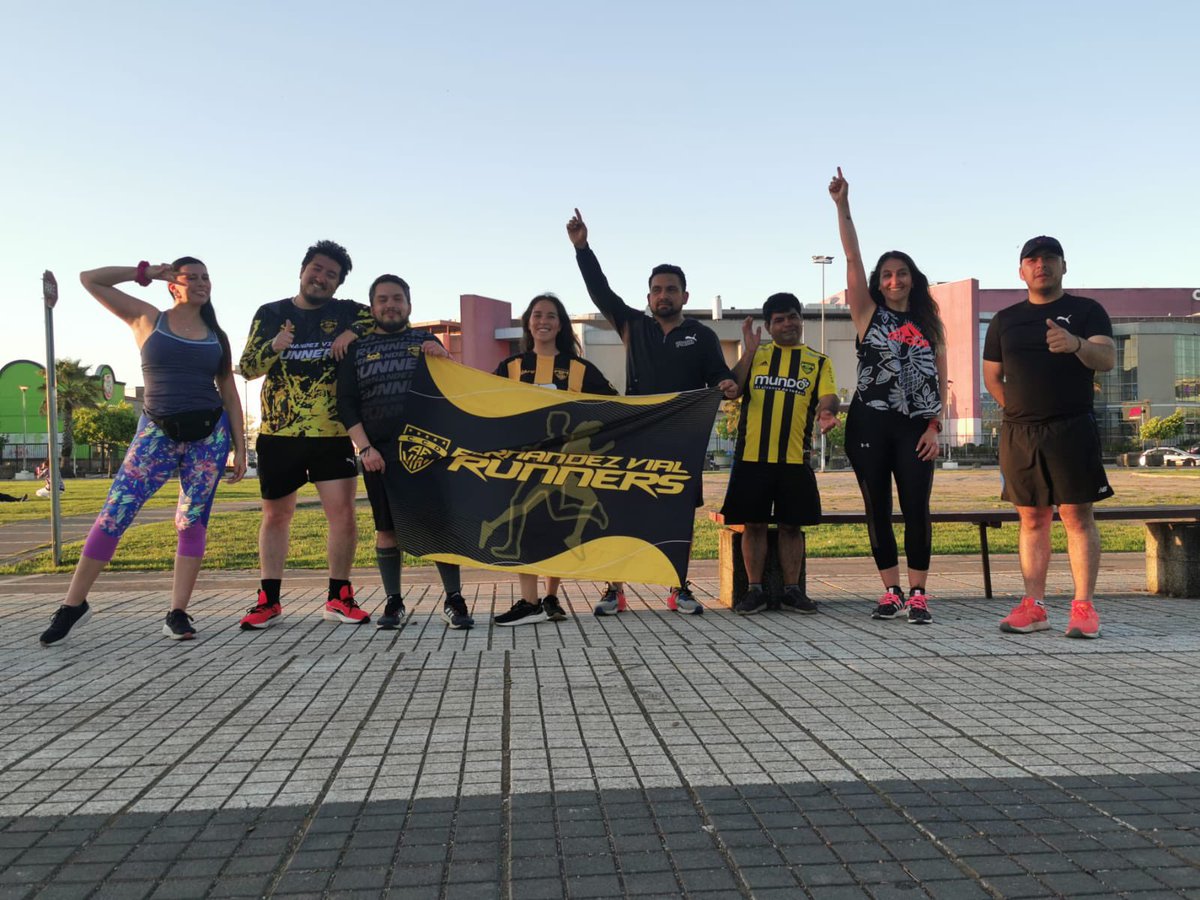 Vial_Runners's tweet photo. Entrenamiento de este martes 28 noviembre en parque bicentenario a cargo del coach Sr Francisco Carrasco🏋️‍♀️👊🏻💛🖤. Retomamos el jueves 30 a las 19:30 hrs. 

Dudas y/o consultas al correo: runnersfv@gmail.com 📩

@CorporacionVial @Fernandezvial #concegram #training https://t.co/J55lDkdcpQ