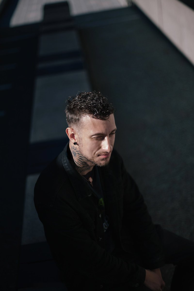 NewFormaStudio's tweet image. Meet Bobby Belmont. Not only does he pose ever so elegantly with ease, but his spirit shines when you speak to him. What else do you wanna see? @69bobbyrude69