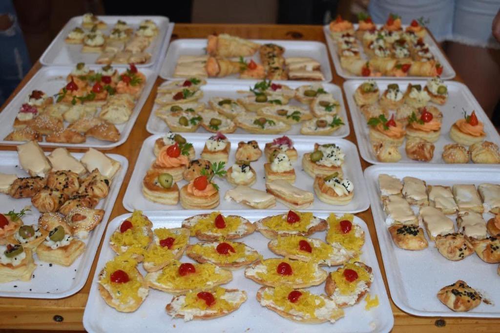 Vale Emprender !!!
Hermoso curso de saladitos en Gomensoro
Excelente profe Mariela da Silva, y una delicia los saladitos, espectaculares 😍