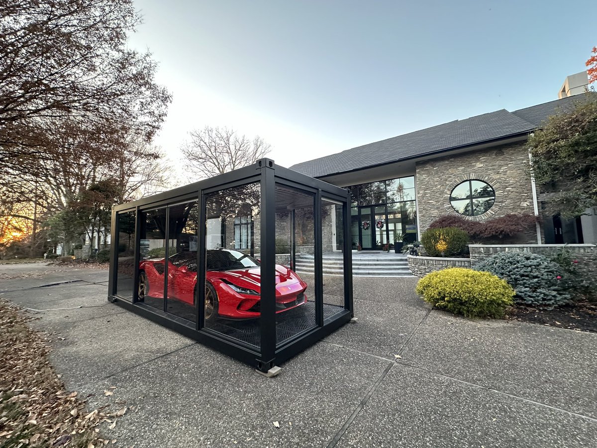 👀 <a href="/Ferrari/">Ferrari</a>