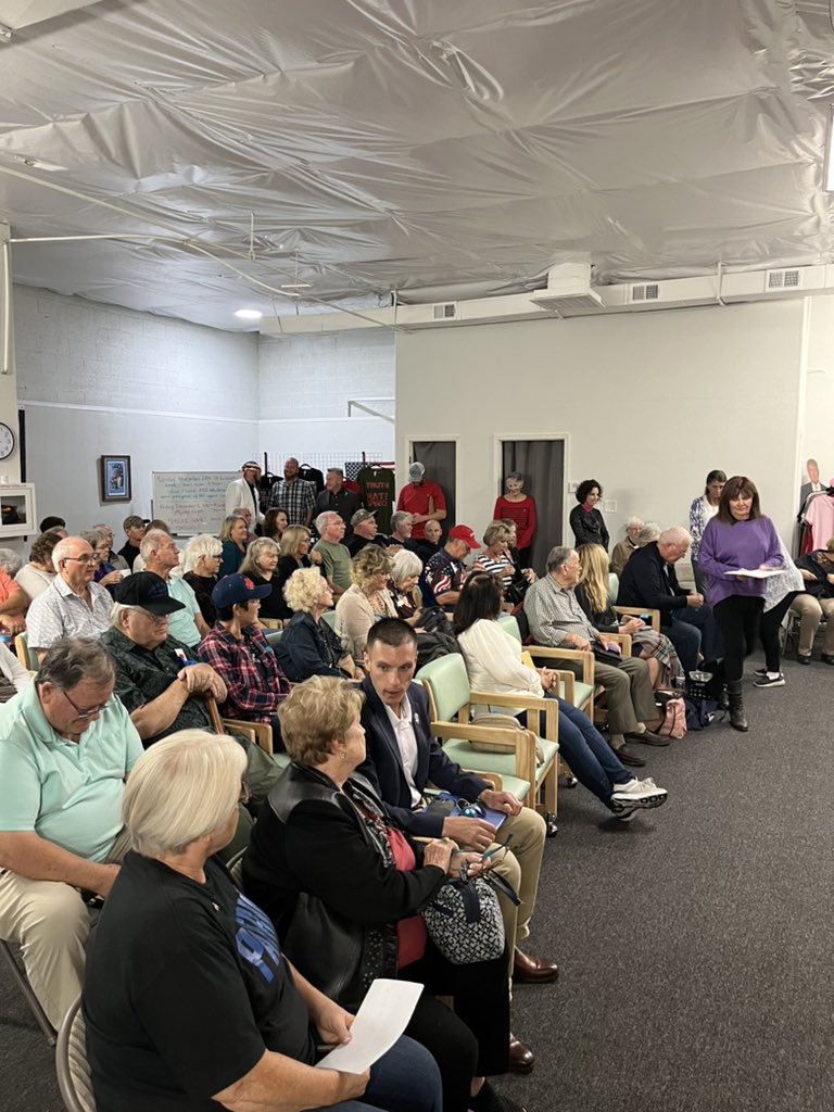 RealLeslieWhite's tweet image. An amazing talk tonight on the #woke and #weaponized #FBI in Sun City #Arizona by @RealStevefriend!  @amrenewcitizen @amrenewctr