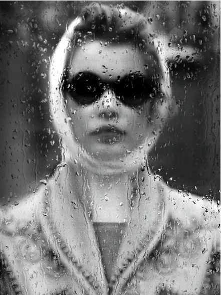Albert Watson, 'Claudia Schiffer Behind Rain-Spattered Window, Rome, 1990'⁠
© Albert Watson ⁠
- ⁠
#faheykleingallery #albertwatson #claudiaschiffer