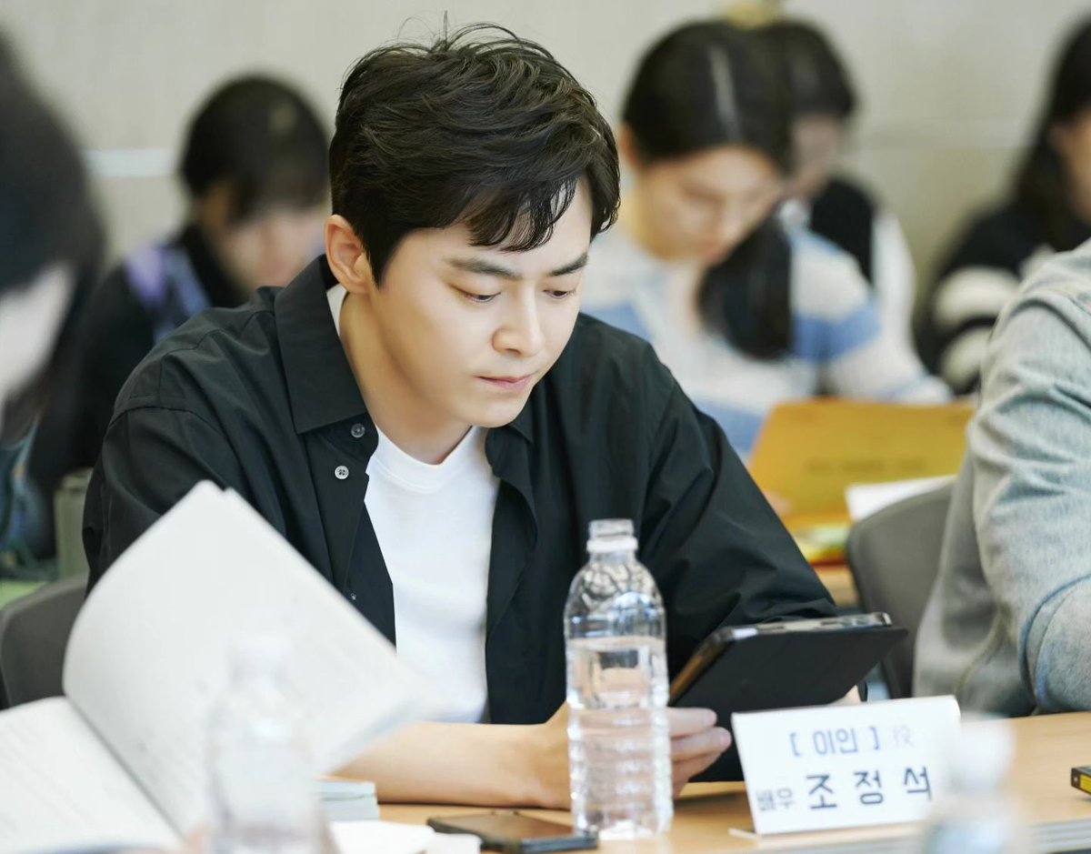 coffeewithoppa's tweet photo. handsome then, still handsome today. 🫠🫠 https://t.co/1tiwgpGMZg