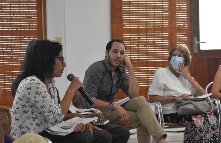 LuisMorlote's tweet photo. Debate profundo, crítico y propositivo. Este #28DeNoviembre escritores y artistas de varias generaciones, quienes integran la Comisión Organizadora del #XCongresoUNEAC, debatimos sobre los temas que en toda #Cuba constituyen prioridad para el movimiento artístico. #CubaEsCultura https://t.co/LfrFuM64NK