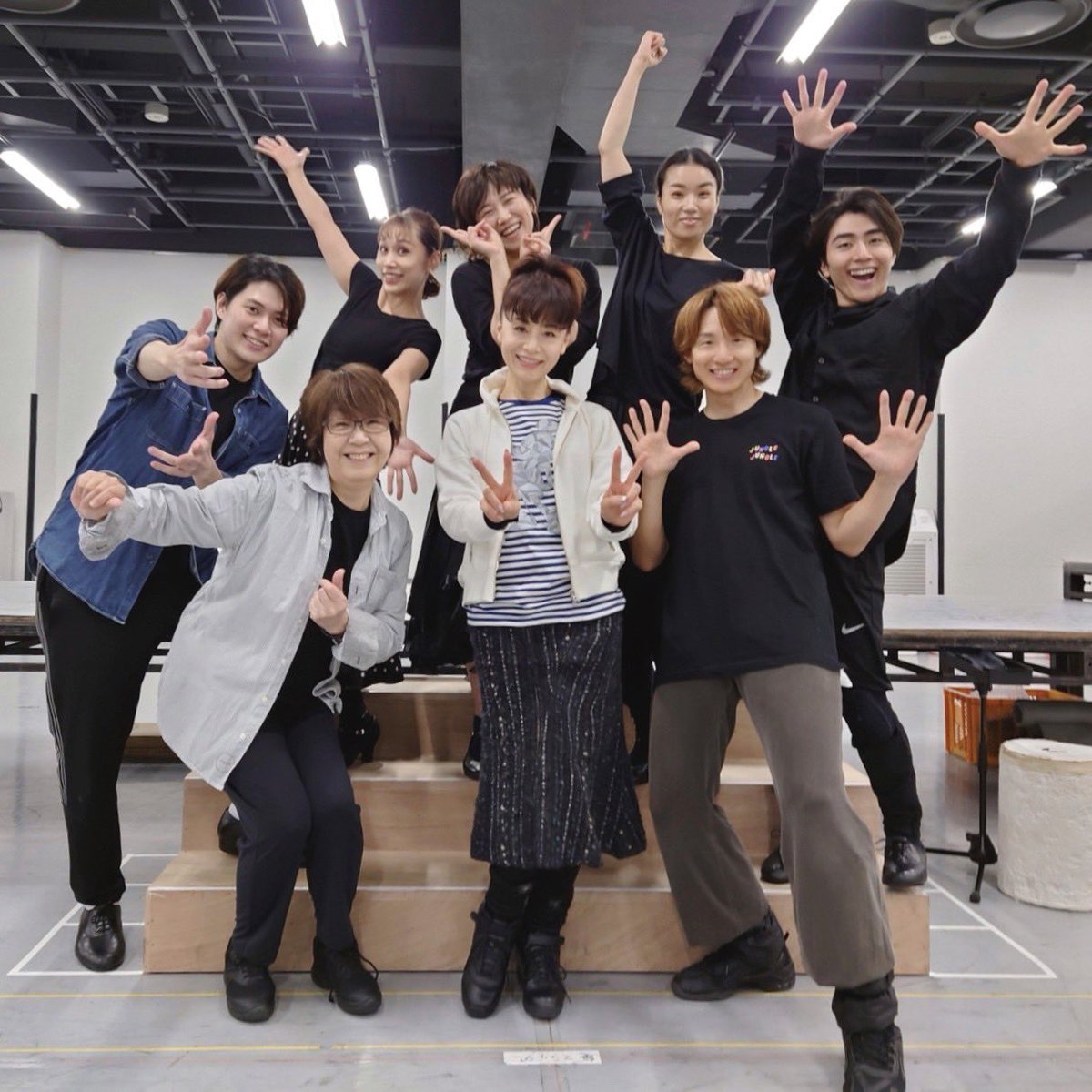 _TI_CA_'s tweet photo. 本日大地真央さん芸歴50周年コンサート「PURE GOLD」初日でございます！

頑張って参ります✨

#シアタークリエ https://t.co/K0PE6j0u1z