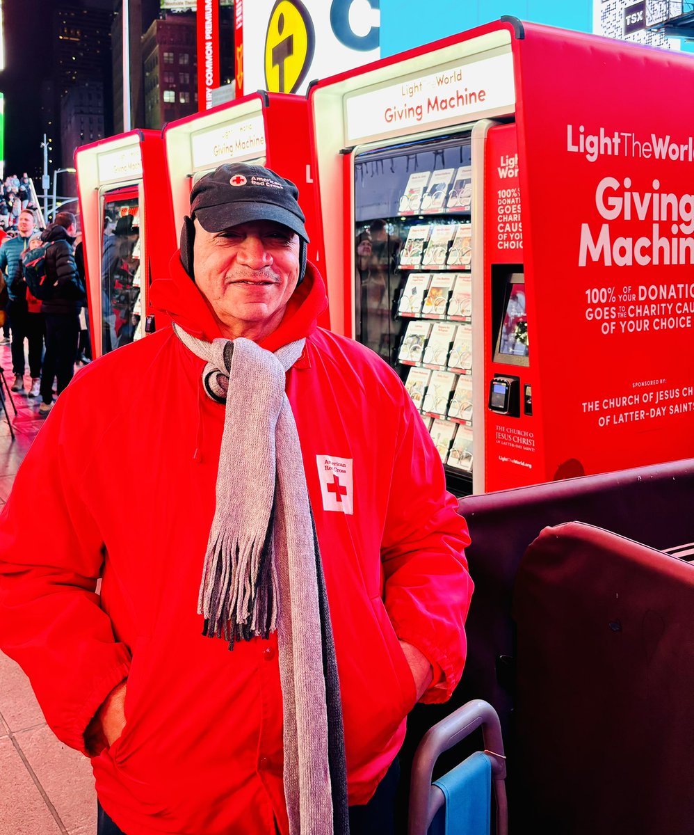Bayamonnyc's tweet photo. Red Cross at Times Square with the Giving Machines Celebration https://t.co/f9s02rNXxl