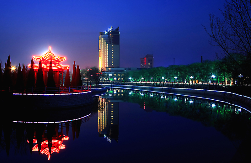 zzabyx1's tweet photo. 肥城龙山河夜景 https://t.co/FHdbN3xj81
