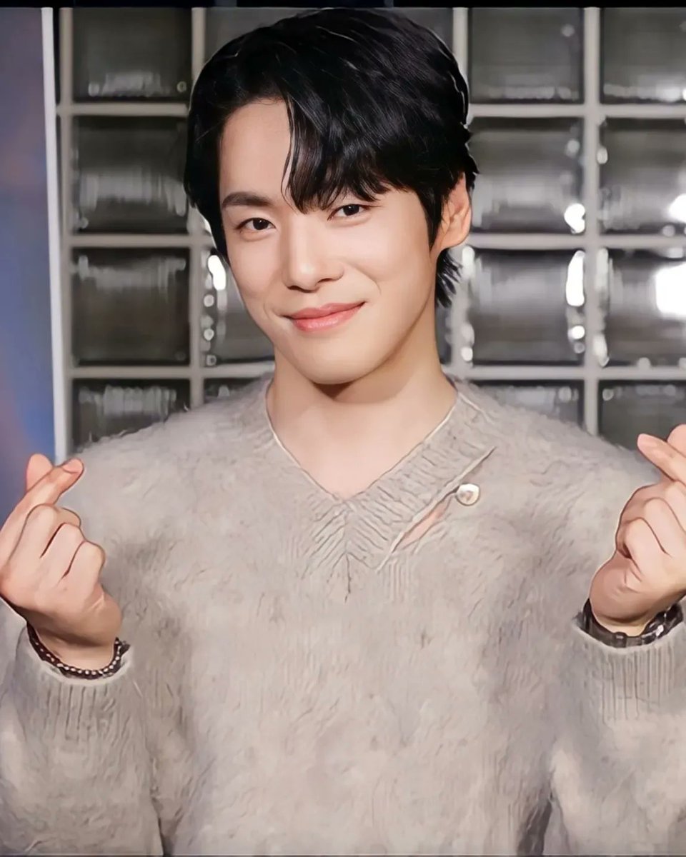 kjunghyunphofc's tweet photo. He is lookin' so fine 🥰

#KimJungHyun 
#KimJungHyunPhilippines 

credits to @special.movie.city.official/SMCYoon https://t.co/tlYAeb505o