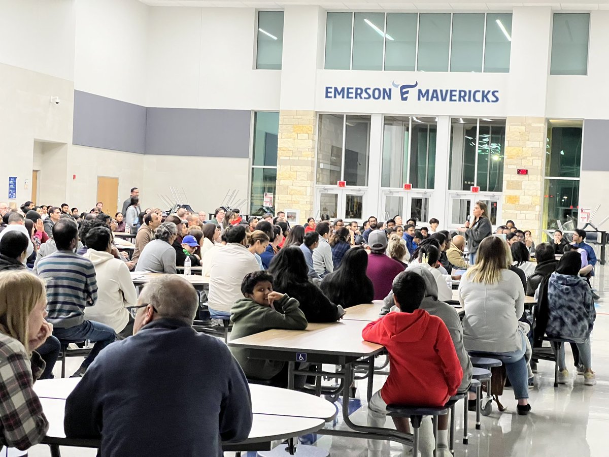 MaverickCounsel's tweet photo. We welcomed over 500 8th grade parents tonight as we enter course registration season. Excited to welcome the Class of 2028! #MavericksInTheMaking #FutureFreshmen https://t.co/nAcBOhzsVP