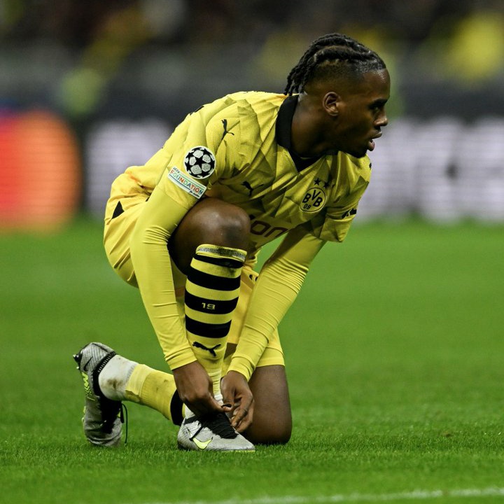 BVBCuba_96's tweet photo. Provocó el penal del 0-1, lesionó en una carrera a #Thiaw, marcó el gol del 1-2, todo en 60 min para vencer al #ACMilan en el mismísimo #SanSiro. Poco se habla de la actuación de Jamie #Bynoe-Gittens hoy.
#ACMBVB https://t.co/YSAIEa53wi