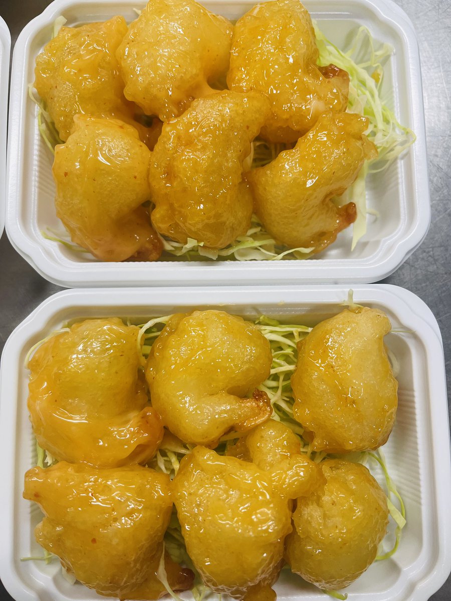 HuaKomeya's tweet photo. 外はパリパリ、中は柔らかい。甘くて脂っこくない。シェフの自家製ソ-スを外に包んでとても美味しいです。エス-マトス-ハ販売します https://t.co/YXtQcEl2Xg