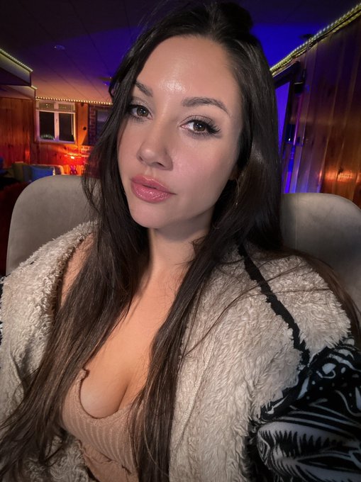 Live now   Link below ⬇️ https://t.co/XyF3VZbkvK