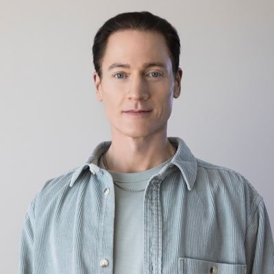 Alkibiades_'s tweet image. Sol Brah's philosophy of health will win in the end because it is based on 'via negativa' and the Lindy effect.  Remove exposure to the negatives of industrial life and stick to ancestral patterns.

Moon Brah is add, add, add.  More supplements, more technology. A losing strategy