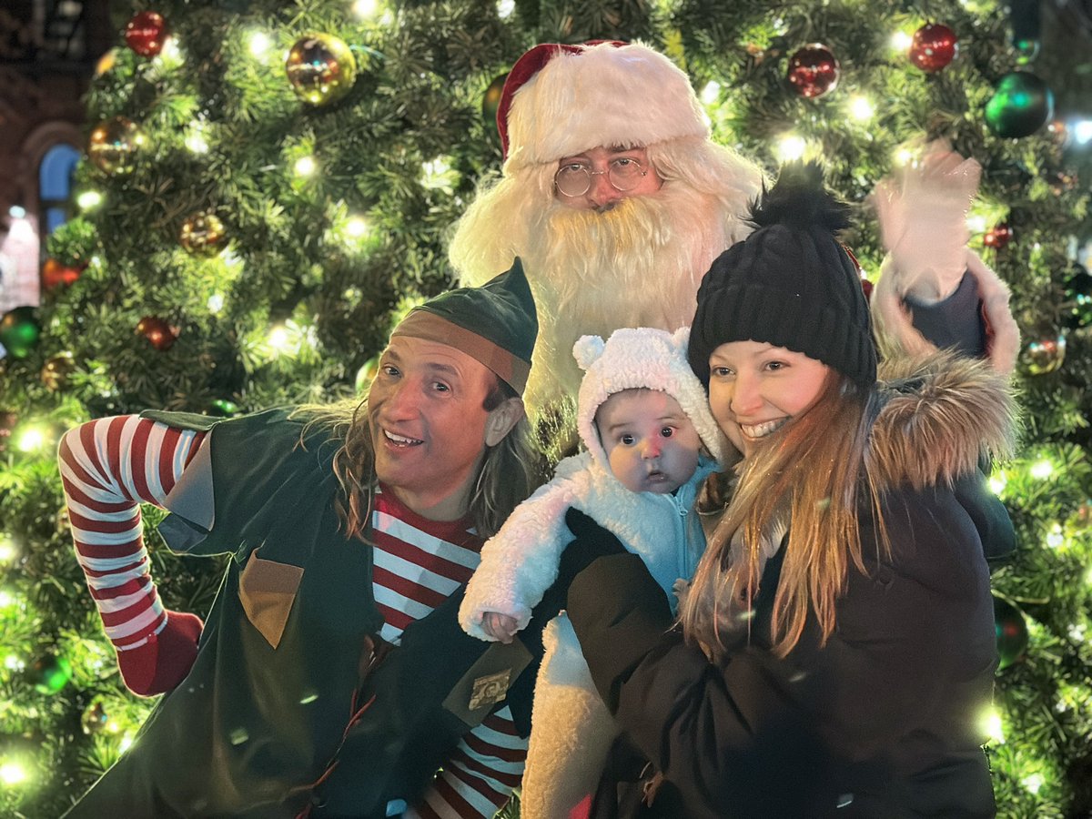RonAlbanese's tweet photo. The annual tree lighting in #Hoboken was amazing … #ThankYou #milesquare #Christmas #christmastree @HobokenEmily @PhilipHCohen @MichaelRussoNJ @CityofHoboken https://t.co/TwPyncb8eW