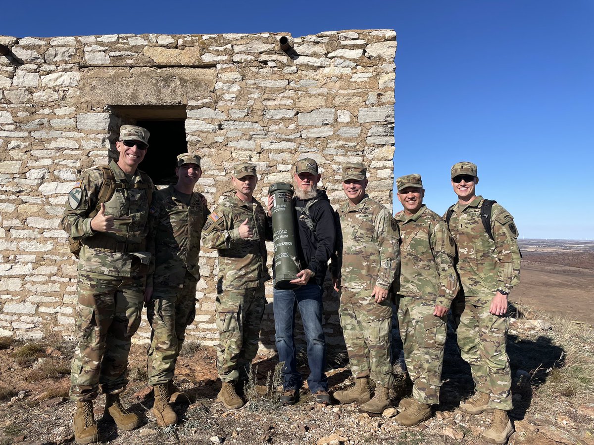 ShaneMorgan_WF6's tweet image. It’s good to be a #REDLEG - retrieval of our “Base Charge” from Blockhouse Signal Mountain - Saint Barbs #tradition!  #History #iykyk #KOB #teammates 💥🦅🇺🇸