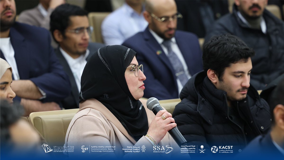 McitGovSa's tweet photo. معالي @aalswaha يلتقي بعددٍ من أبناء وبنات الوطن المبتعثين في العاصمة واشنطن، ويهنئهم بفوز الرياض باستضافة اكسبو 2030، ويثني على دورهم في تعزيز تنافسية المملكة من خلال التميز في مجالات العلوم والهندسة والتقنية وعلوم الفضاء https://t.co/ePkNlY4wk8