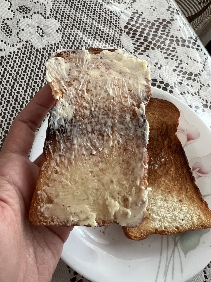 _raiprerana's tweet photo. Some people are like burnt toast🍞 so just butter it and enjoy😉 #twitter #todayaffirmation #goodmoring #TREASURE https://t.co/RyIRUhoR3m
