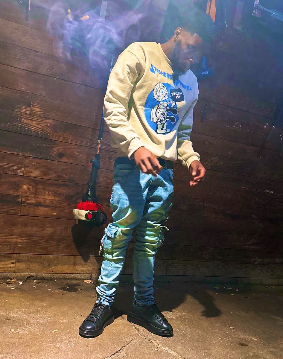 414SmokeMan_'s tweet photo. You be talking’ like a bitch, you look gay you need to stop it I’ll Pop a n**** up, right hand, he won’t survive it 🧟‍♂️🖕🏾🗣️ https://t.co/eG1o8Kj2H1