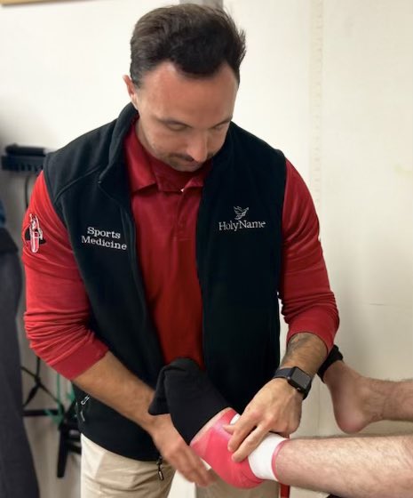 Join us in cheering on the <a href="/BergenCatholic/">Bergen Catholic</a> Crusaders as they compete for the state championship at @Metlifestadium. Holy Name is a proud partner of Crusader athletics! 

Click the link below to watch the game! 
highschoolsports.nj.com/watch/43213