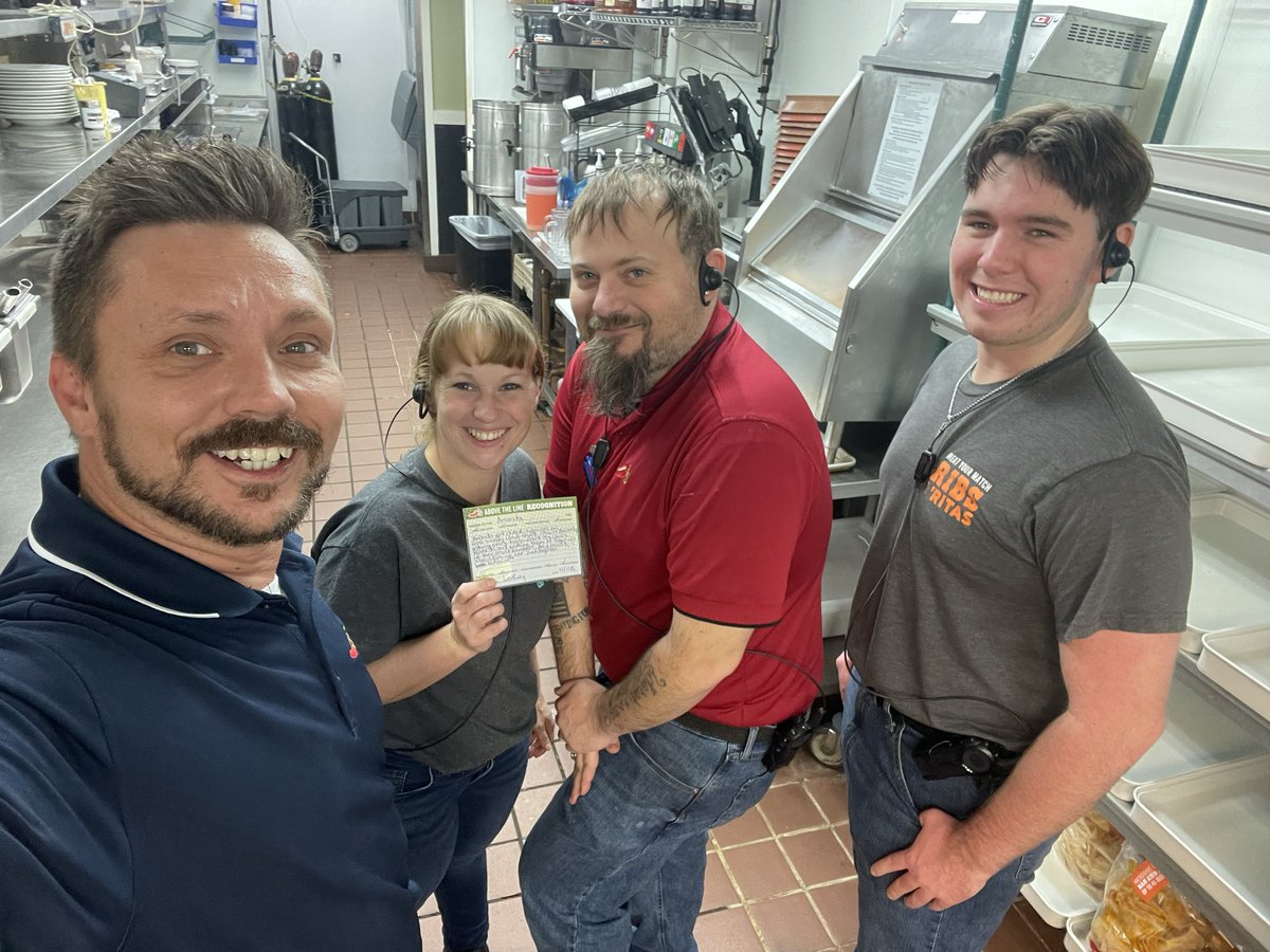 LeeroyBarfield's tweet photo. Some recognition for our host, Amanda! 13 MCR signups in one shift. That’s what owning your 2nd degree behavior looks 👀 like to me! 🌶️🫶 #ChilisLove #BeAccountable #BringBackGuests https://t.co/5Cue36ZJC4