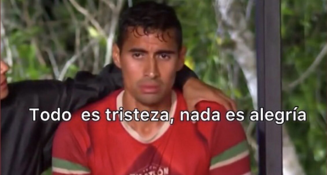 Matistanx's tweet photo. Si se ve muuuuuuy morado el dedo de Mati 😭😭😭 https://t.co/PQvzbsva7w