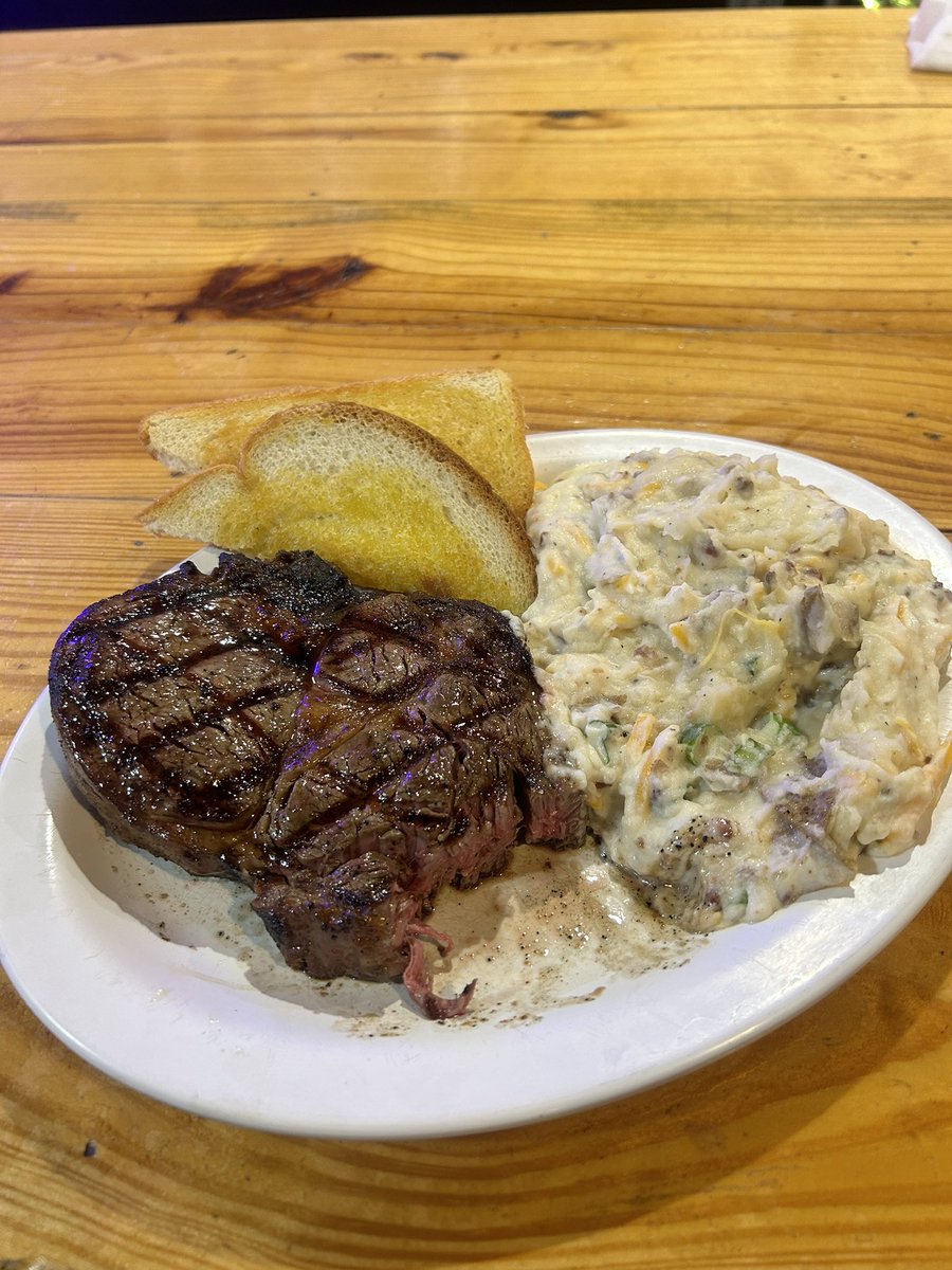 This how we do it all day everyday💯🥩
