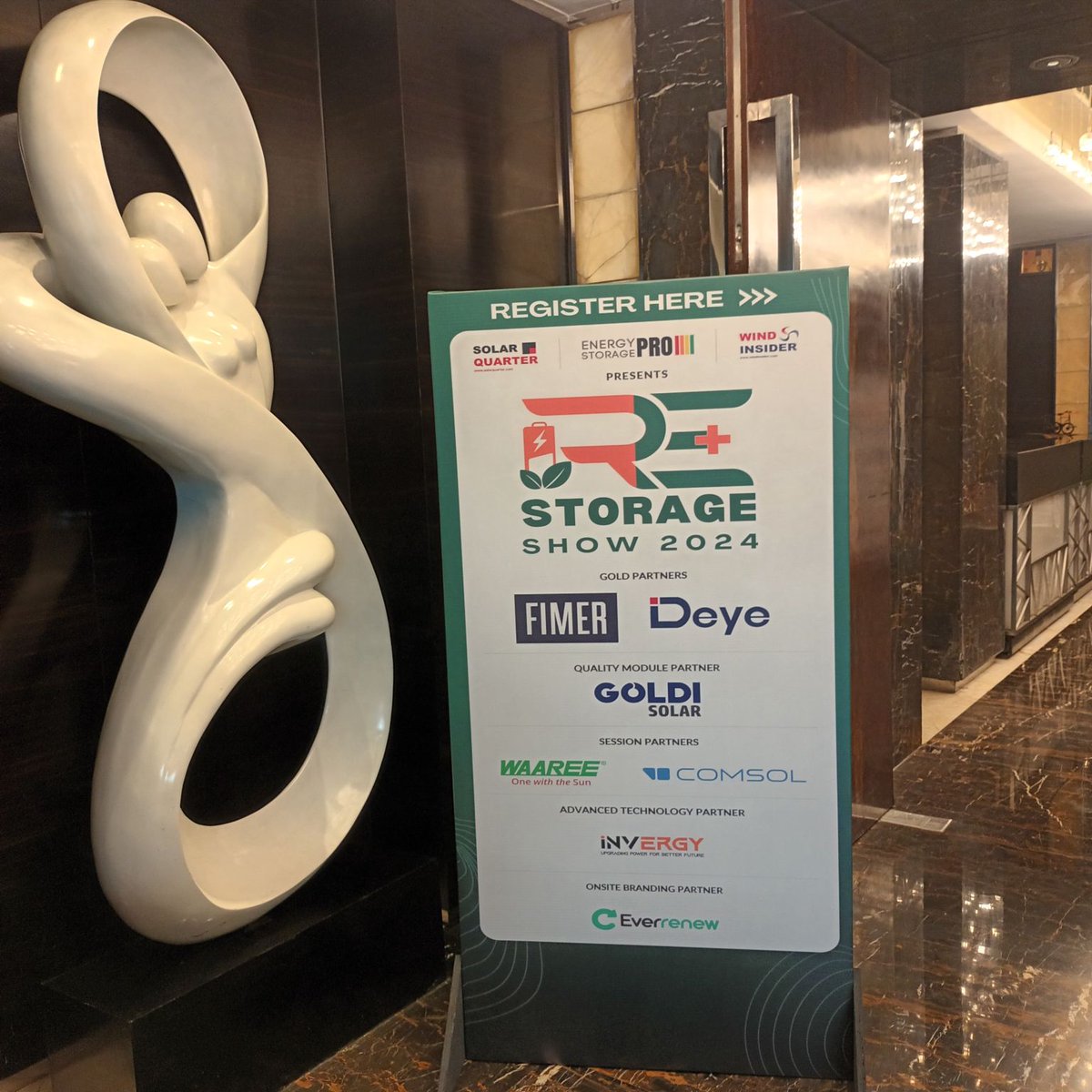 DeyeInverter's tweet image. 🌐Exciting News! Last week, #Deye as a gold partner, delivered an impressive speech worthy of notice at the RE+Storage Show organized by #SolarQuarter! 🌟🌟Go over the highlight moments!