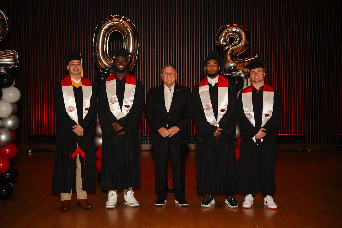 HunterYurachek's tweet photo. A great night celebrating our @ArkRazorbacks Fall Semester Graduates. Continuing to graduate 98% of our student-athletes who exhaust their athletic eligibility. #GraduateAsOneRazorback https://t.co/WmHAGsZAf4
