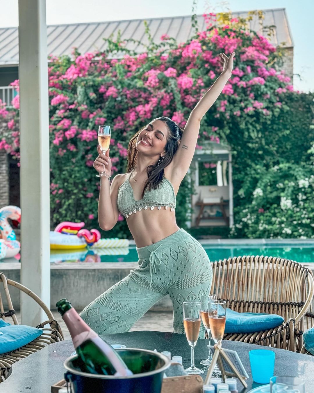 GAE_W3sawAAhtg9?format=jpg&name=large