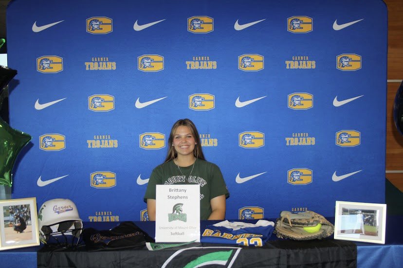 It’s Official‼️
So grateful and blessed to have this opportunity in front of me. Thank you to all the amazing people who have helped me get here. 
So excited to be a Trojan!!
<a href="/UMOSoftball/">Mount Olive Softball</a> <a href="/UMO_CoachLuke/">Coach Luke - UMO</a> <a href="/TJSmothers/">CoachTJ-UMO</a> <a href="/Garner_HS/">Garner High School</a> <a href="/garnersoftball/">GMHS Softball</a> <a href="/garnerelite06/">Garner Elite 06 Showcase</a>