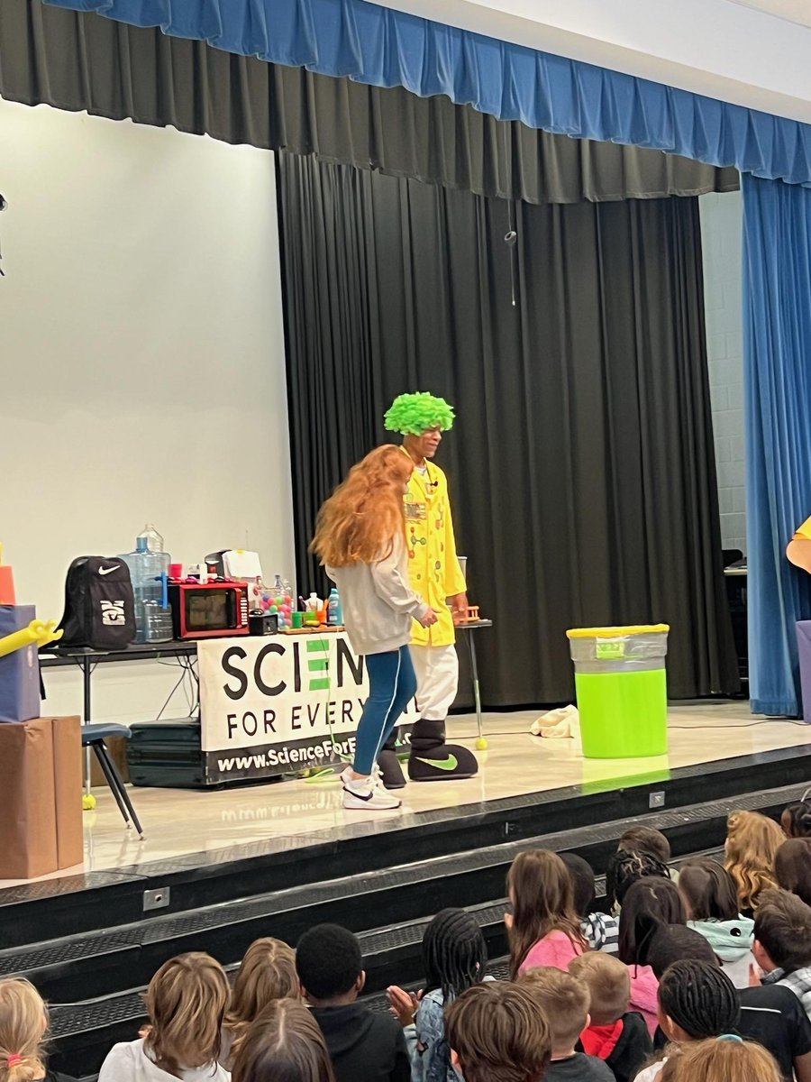 LizSikes4's tweet photo. Fifth grade had so much fun at the Science for Everyone Presentation. So engaging. Thank you
@VaughanRockets @5thVaughan89083 https://t.co/gMjq59PUTF