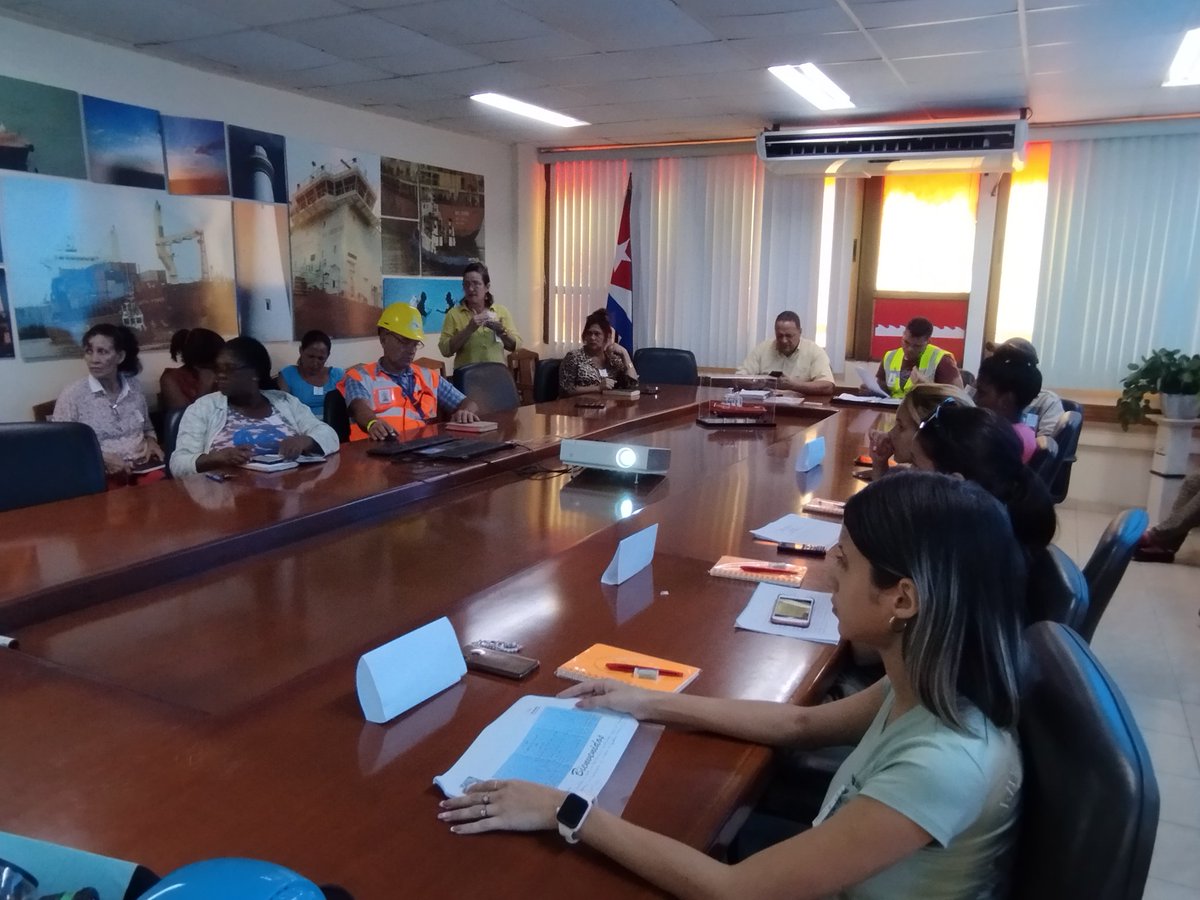 PuertoMoa's tweet photo. En el marco de la Jornada Nacional de Seguridad y salud en el trabajo, la #EmpresaPuertoMoa, continúa desarrollando diferentes actividades.
"Tu Seguridad es mi Prioridad" https://t.co/uSgU8GPEiC