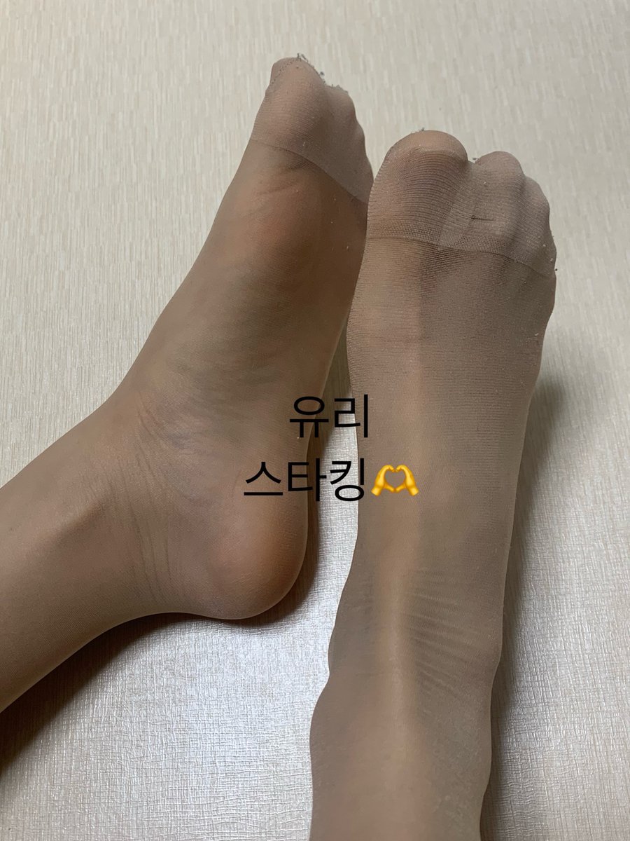 ouuuuri's tweet photo. 맛점 하세요🙃

#스타킹 #페티쉬 #풋페티쉬 #발페티쉬 #여자발 #골든 #스핏 #애액 #덧신 #흰양말 #중고속옷 #중고팬티 #중고양말 #성인 #신던양말 #발알바 #온플 #풋워십 #발냄새 #발바닥 #발가락 #여자다리 #섹트 https://t.co/iRAiU18VE3
