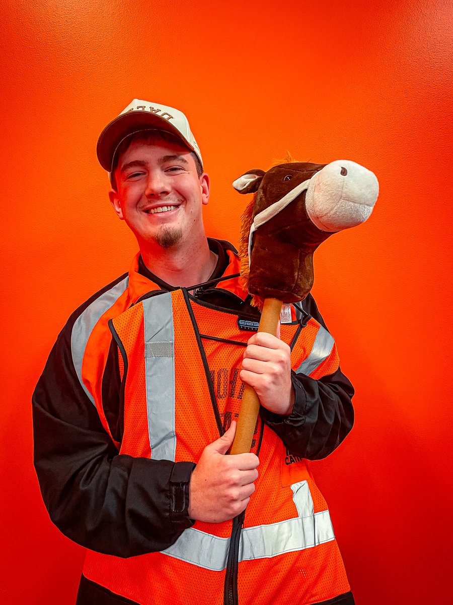 addisonskaggs's tweet photo. 🦺𝐃𝐞𝐜𝐞𝐦𝐛𝐞𝐫 @OSUAthletics 𝐒𝐭𝐮𝐝𝐞𝐧𝐭 𝐂𝐫𝐞𝐚𝐭𝐢𝐯𝐞 𝐨𝐟 𝐭𝐡𝐞 𝐌𝐨𝐧𝐭𝐡: @RyanSchroeder25 

He has been an all-star for us for three years and works with @CowboyWrestling &amp; @CowgirlTennis.

If there is a celebration, Ryan is there &amp; he ALWAYS gets the shot! 🎥 https://t.co/KSbH9iDTrp