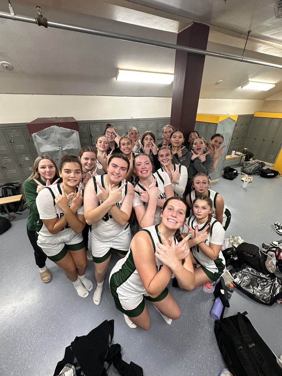 fbogirls_bball's tweet photo. WINNER WINNER CHICKEN DINNER😇 https://t.co/zI2rqLGX4q
