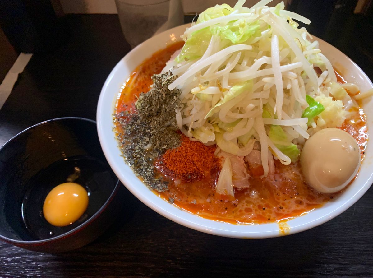Lambwing1206's tweet photo. 元気です。
相変わらずラーメンが心の支えです。 https://t.co/962YUqu8t3