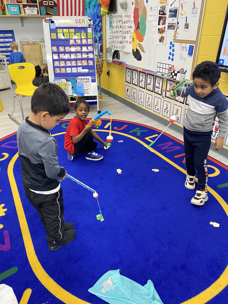 Kellsp21's tweet photo. @plainviewElem VPK has been very busy taking a deep dive into the coral reef habitat! We have learned so much about the environment and animals while reading lots of informational texts. #otterlyAwesome #excellenceIsInPlainView https://t.co/c6UCWYWPgd