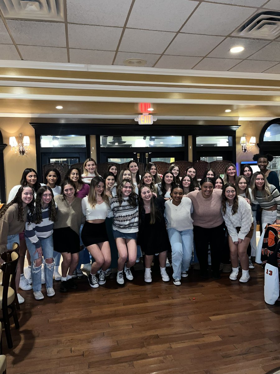 coach_dancisin's tweet photo. 2023 BHS Girls Volleyball banquet 🫶🏼🖤🧡🏐 https://t.co/LdR81KyHkH