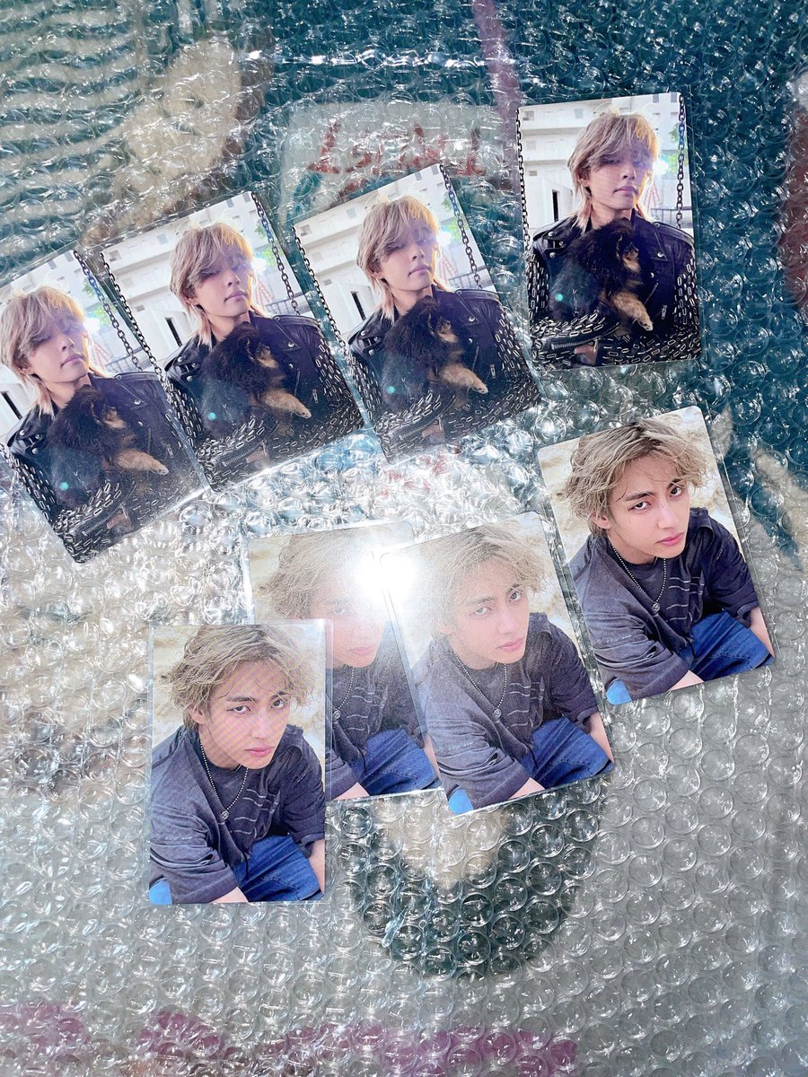 Neld2021's tweet photo. #f2f_Phonhand 

Wts lfb

Bts photocards 

Golden jk Lucky draw pc - 800
Golden jk Weverse random Pvc - 950
Golden jk album rpc - 280
V layover wev pob pc - 150

# wts lfb pc photocards bts jk v layover golden photoalbum kpop https://t.co/VAn1Km9XNp