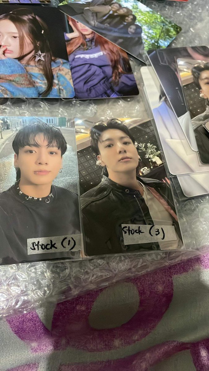 Neld2021's tweet photo. #f2f_Phonhand 

Wts lfb

Bts photocards 

Golden jk Lucky draw pc - 800
Golden jk Weverse random Pvc - 950
Golden jk album rpc - 280
V layover wev pob pc - 150

# wts lfb pc photocards bts jk v layover golden photoalbum kpop https://t.co/VAn1Km9XNp